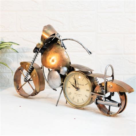 Ekhasa Nostrae Metal Table Clock for Office Desk | Unique Gifts for ...