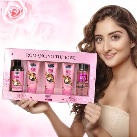 Buy Romancing the Rose Gift Set For Women Online – BRYAN & CANDY