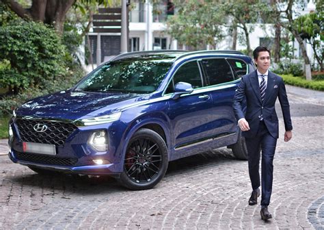 Người dùng so sánh Hyundai Santa Fe và Ford Everest máy dầu sau hơn 10.000 km sử dụng