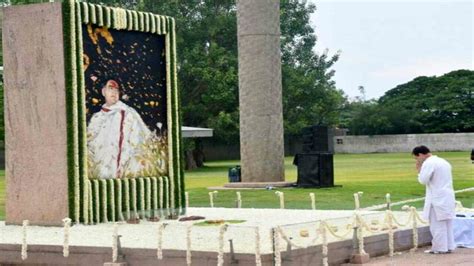 Rahul Gandhi pays tribute to father Rajiv Gandhi at Sriperumbudur ahead ...