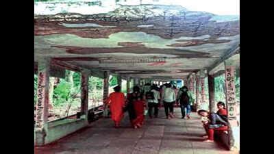 Crumbling roof on way to Tirumala puts pilgrims at risk | Amaravati ...