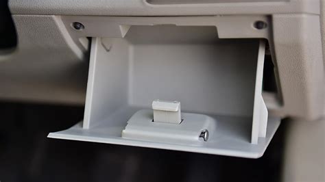 Mahindra KUV 100 2016 K8 Diesel Interior Car Photos - Overdrive