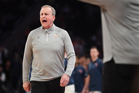 Tennessee basketball coach Rick Barnes receives contract extension ...
