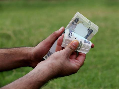 Going the old way - Why people in India are not getting Rs 100 notes ...