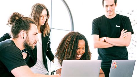 Team Building Huddle 的图像结果