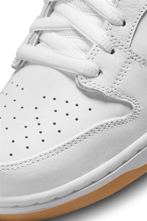 Nike SB Dunk Low 'White and Gum Light Brown' (CD2563-101) Release Date ...