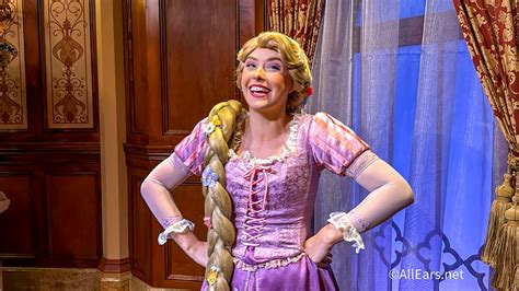 The *Very Specific* Rules About Cast Member Costumes at Disney World ...