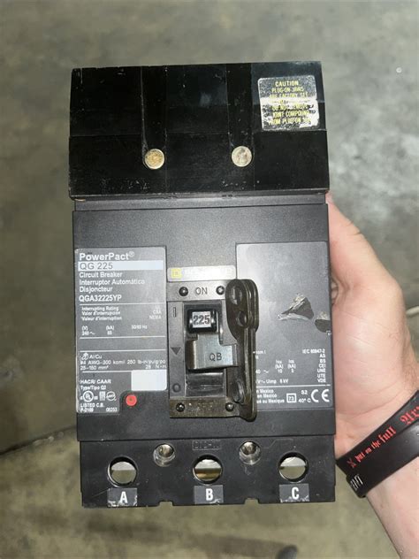 Interruptor Automático Square D QGA32225YP I Line Powerpact De 225 Amp – Energy Power Systems LLC