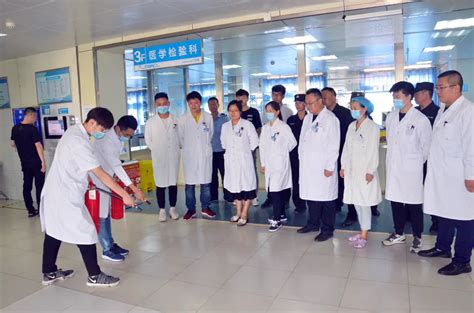 济宁市第二人民医院检验科举行标本溢洒清除等演练 - 健康 - 济宁新闻网