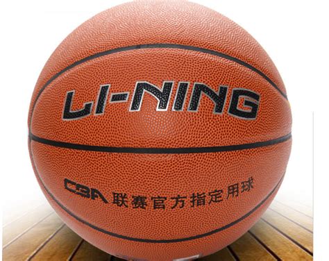 篮球比赛用球重量多少克(nba篮球是几号球，nba专用篮球的使用细节和发展)_i体育