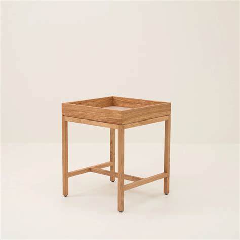 TRÉ - SIDE TABLE