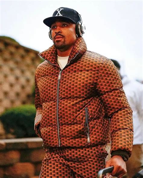 Jalen Hurts Biography: Wife, Age, Stats, College, Net Worth, Height ...