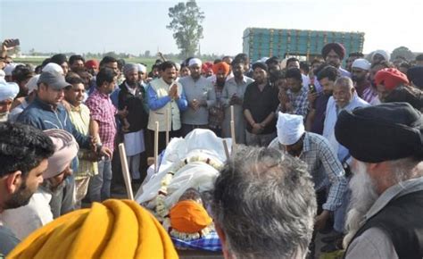 Funeral of Pyarelal Wadali - Photos,Images,Gallery - 84882