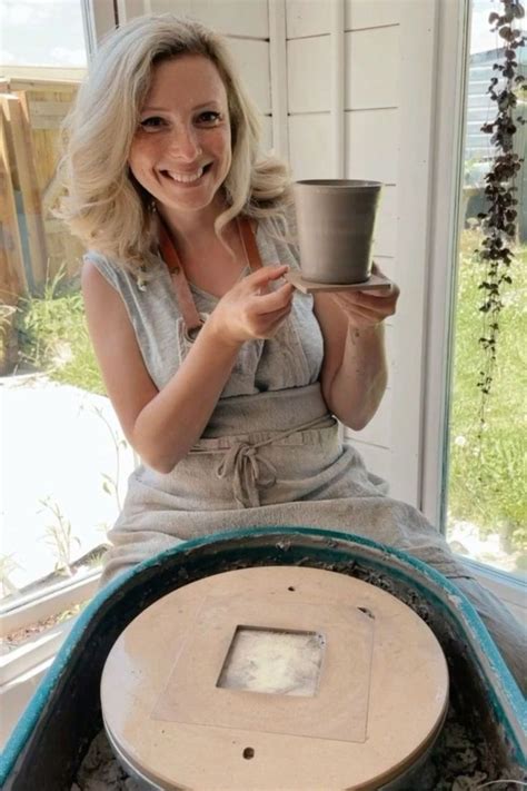 Pottery Tutorial Video Applying Flux 的图像结果