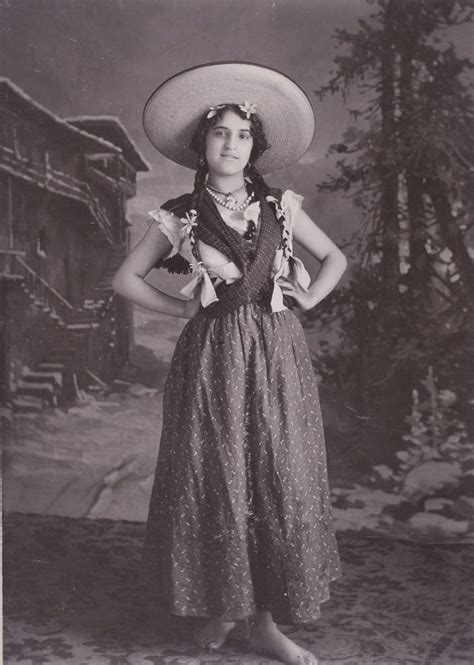 Frida Kahlo's 7 Siblings Ranked Oldest To Youngest - Oldest.org