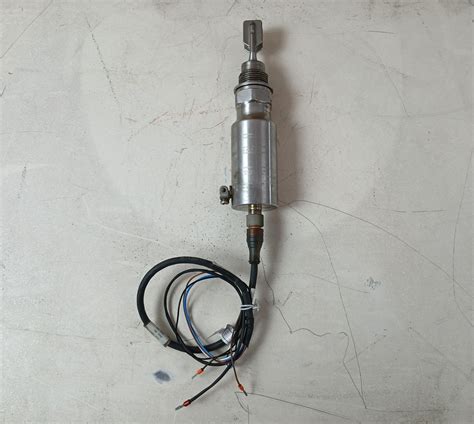 ENDRESS+HAUSER FTL50-GGQ2AA8N3A VIBRONIC POINT LEVEL DETECTOR 0.55 MET ...