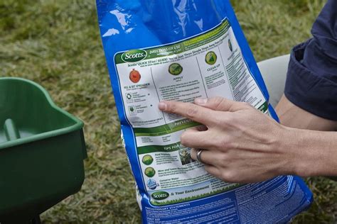 Buy Scotts Turf Builder Halts Crabgrass Preventer with Lawn Food - Pre ...