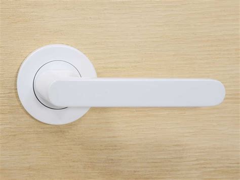 Susie - Round - Satin White | The Lock and Handle | Door handles, White ...