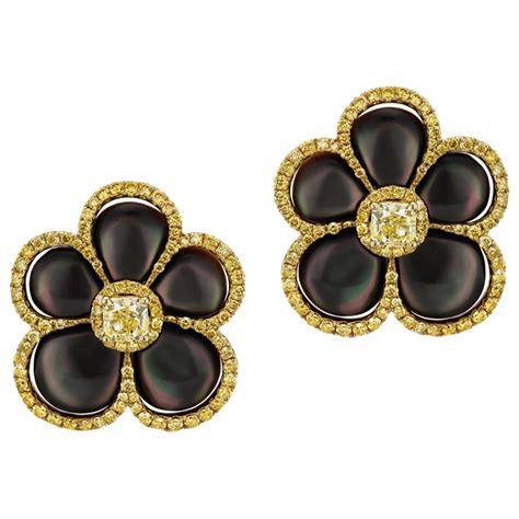 Cartier Gold and Mother of Pearl Flower Earrings at 1stDibs | mother of ...