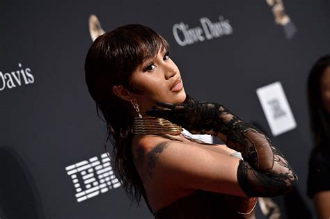 Glorilla Put It On The Floor