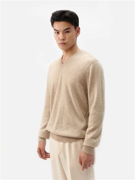 Men's Essential Cashmere V-Neck Sweater Taupe - Gobi Cashmere