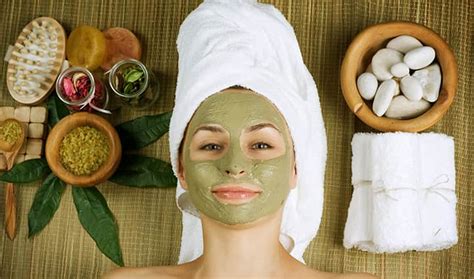 5 DIY Ayurvedic Face Masks To Suit All Skin Types - lifeberrys.com