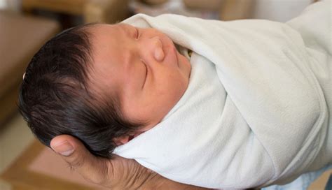 4 Major Reasons Why Your Baby's Head is Sweating - lifeberrys.com