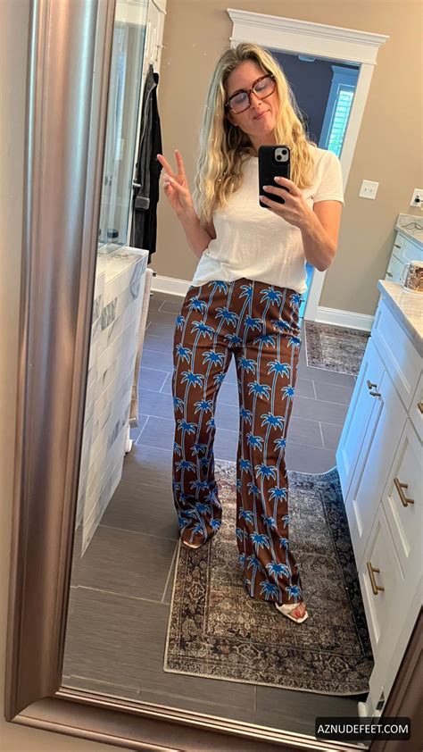 TANYA DEMPSEY Feet - AZNudeFeet