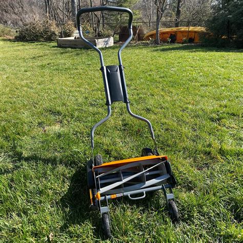 Best Self Propelled Reel Lawn Mowers for Eco-friendly Lawn Maintenance