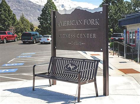 Custom-Made Sign 的图像结果