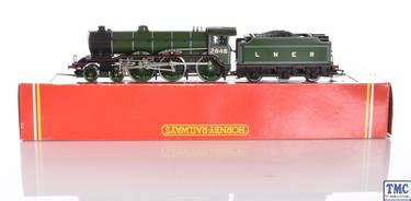 R188 Hornby OO Gauge LNER Class B17/4 Arsenal 2848 LNER Apple Green ...