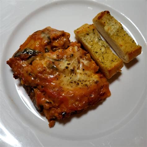 [Homemade] Lasagna with Aldi garlic bread. : r/food