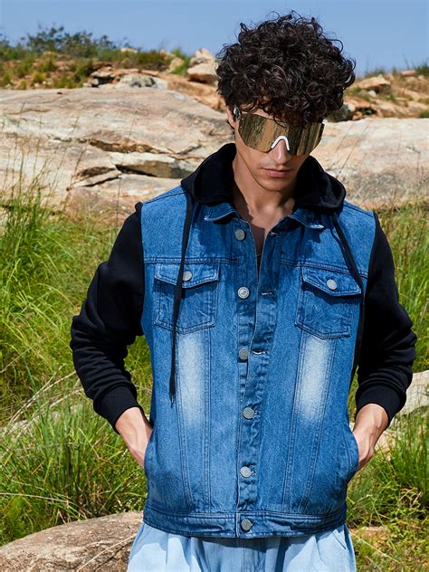 ₹1,299 | Campus Sutra men's Black & Blue Medium-Wash Denim Jacket With ...