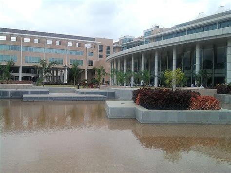 Tech Mahindra Office Photos | Glassdoor