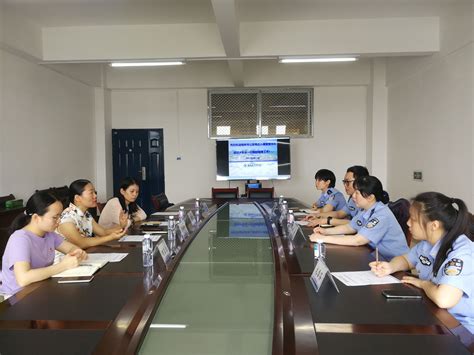 荆州开发区出入境办证中心挂牌成立，受群众欢迎 - 图片新闻 - 荆州经济技术开发区