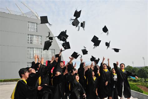 2021年广东成人高考学历提升，给未来发展助力