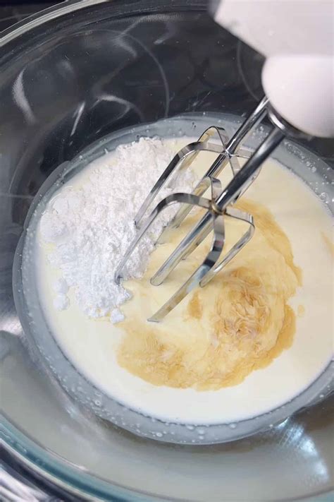 Gelatin Whipped Cream Recipe - whipped cream that doesn't melt