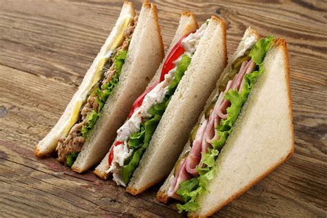 Sandwich Au Poulet Froid Tomate Et Cheddar Facile Et Rapide | Sexiz Pix