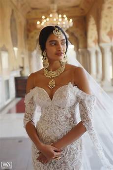 White Wedding Dress With Indian Jewelry by Such A Unique Way Of Pairing Indian Traditional Bridal White Wedding Dress With Indian Jewelry