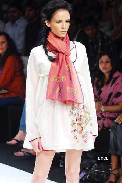 Mariam displays a creation by designer Paromita Banerjee on Day 4 of ...