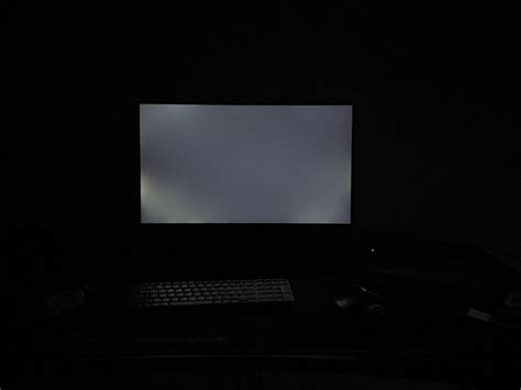 Alienware M18 Backlight Bleed 的图像结果