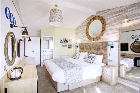 Warner Lakeside Coastal Village, Hayling Island - GN Holidays :GN Holidays