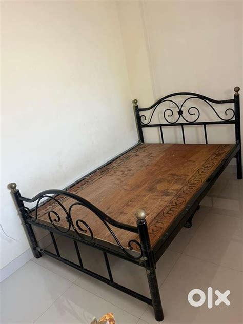 Rarely used bed in excellent condition - Beds & Wardrobes in ...