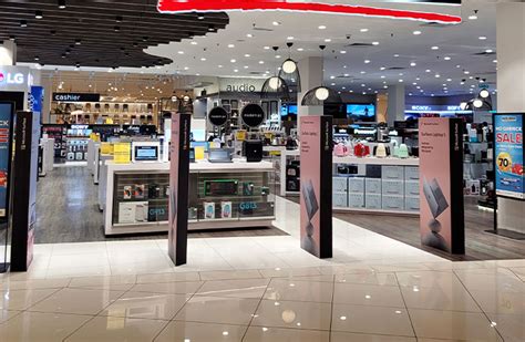 Computer Shop 的图像结果