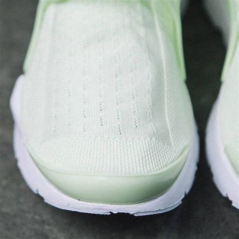 nike women sock dart tan barely volt white