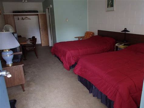 TAHSIS MOTEL - B&B Reviews & Photos - Tripadvisor