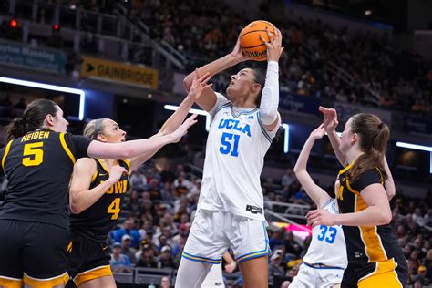 2026 Women's NCAA bracket predictions, expert Final Four picks