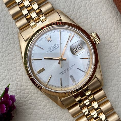 Rolex Datejust 1601 full Gold with box - Timeless Timepieces
