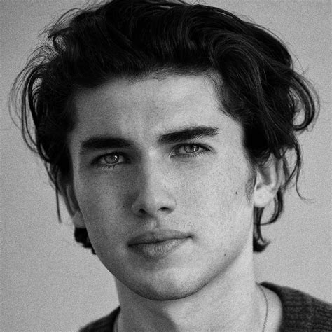 Watch Leave the World Behind (2023) Full Movie Online - Plex