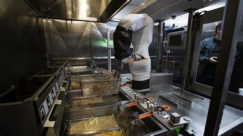 Robot Cooking Burger 的图像结果